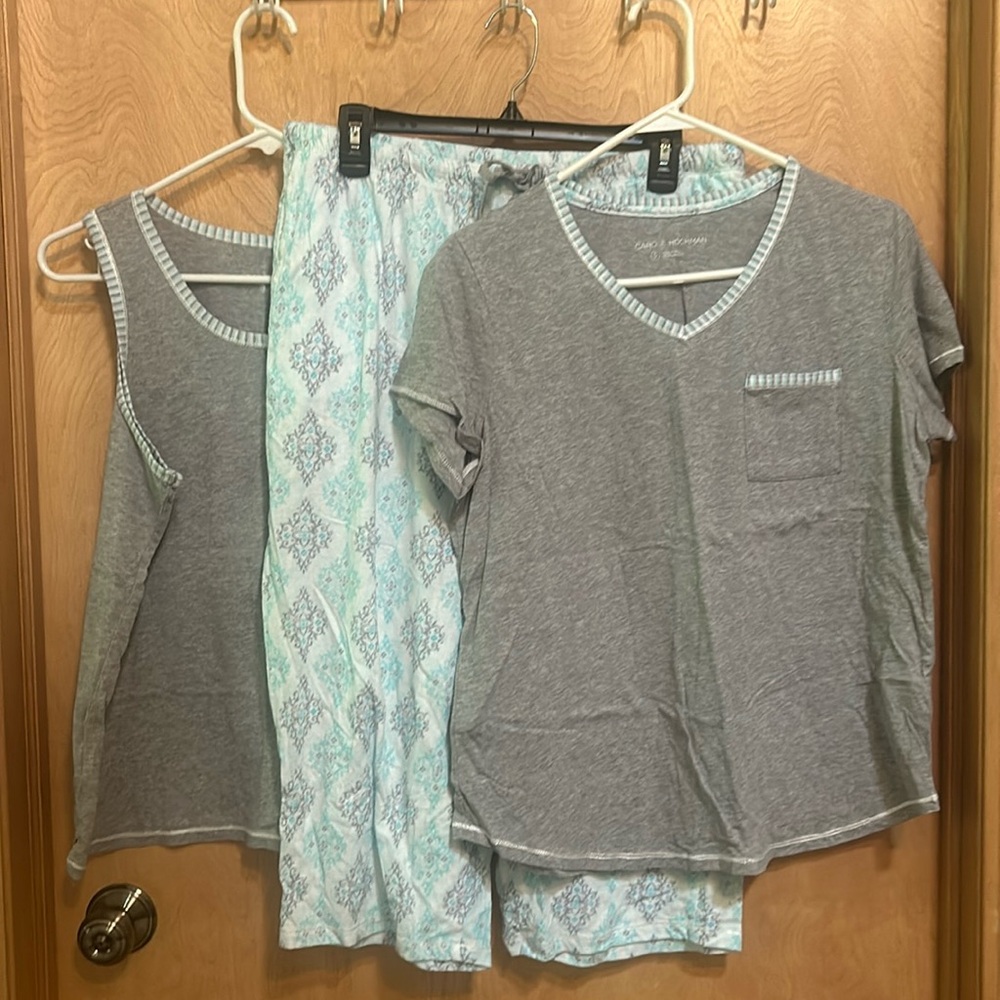 3 piece capri PJ set. Size medium.